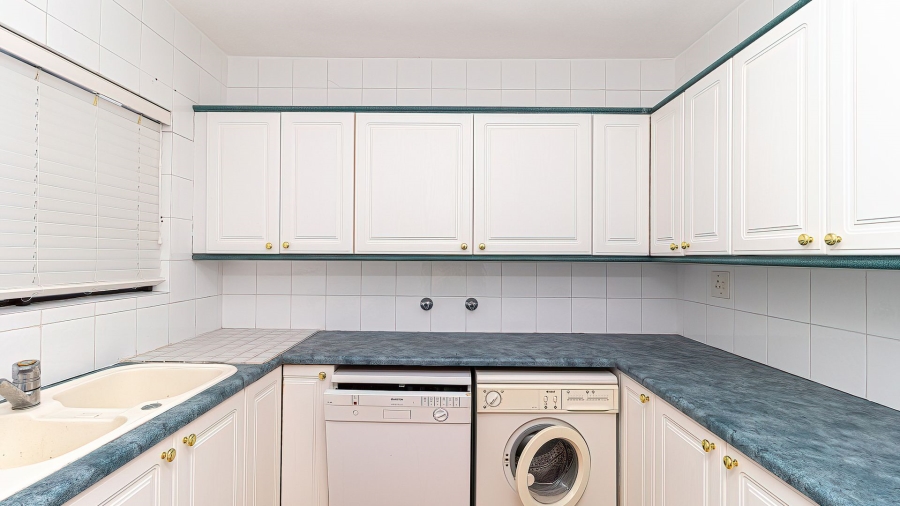 To Let 3 Bedroom Property for Rent in Beachfront Western Cape